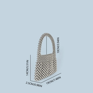 Détails du sac à main argenté fait main avec dimensions de 19 cm de large et 14 cm de haut