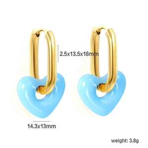 Especificaciones de tamaño para pendientes de corazón en resina azul claro y oro