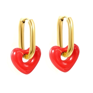 Pendientes dorados en forma de U con colgantes de corazones huecos de resina roja