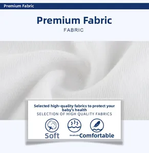 Gros plan sur un tricot en coton blanc doux et respirant pour vêtements de bébé