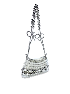 Sac à bandoulière en perles fait main avec perles argentées et détails de nœuds doux