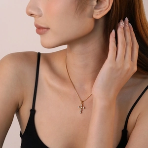 Collier Pendentif Croix Élégant En Acier Inoxydable 304 Avec Strass Étincelants Chaîne De Boîte Pour Femmes Bijoux