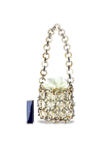 Handgewebte Schultertasche mit elfenbeinfarbenen Acrylringen und Metallkettenrahmen