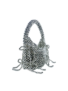 Sac à main en perles métalliques argentées avec design tissé main et pompons
