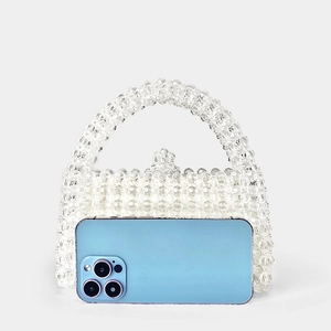 Sac à main fait main en perles acryliques avec smartphone pour référence de taille