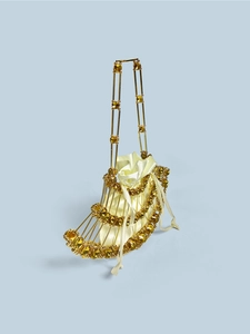 Elegante goldene Metall-Mini-Abendtasche mit Perlenstruktur und Satin-Kordelzug-Futter