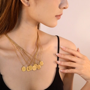 Collier multi-rangs plaqué or 18K en acier inoxydable avec pendentifs signe du zodiaque