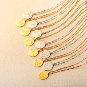 Série de colliers dorés et argentés avec pendentifs ronds des 12 signes du zodiaque