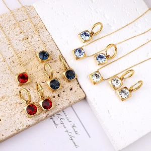 Collier Et Boucles D'oreilles Créoles En Acier Inoxydable Carré Géométrique Avec Cristal Künstliche Perle Élégants Bijoux Femmes