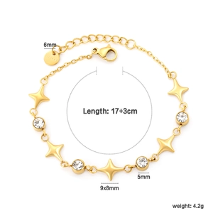 Dettaglio del bracciale a stella in oro 18k con zirconi, dimensioni e chiusura a moschettone