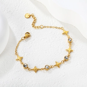 Elegante bracciale in acciaio inossidabile placcato oro 18k con stella e zirconi luminosi