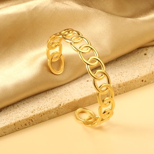 Bracelet jonc ouvert à maillons dorés polis pour femme au design ovale élégant