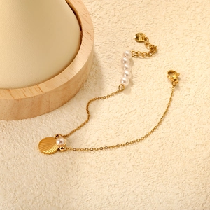 Stainless Steel Artificial Pearl Bracelet For Women Gold Plated Scallop Shell Pendant Elegant Summer Jewelry