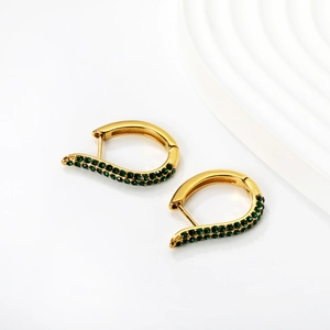 18k vergoldete U-förmige Creolen mit grünen Zirkonia im minimalistischen Design für Damen