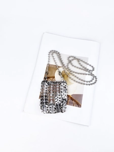 Mini sac pour téléphone en métal tissé argenté avec bandoulière chaîne pour femme