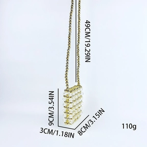 Mini beaded handbag size chart showing 8x3x9cm dimensions and 49cm shoulder strap drop