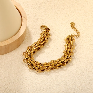 Polished 18K gold plated stainless steel chunky Cuban chain bracelet with lobster clasp