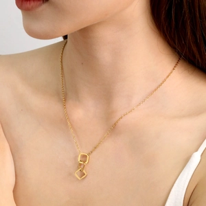 Collana Con Pendente A Triplo Quadrato Intrecciato Acciaio Inossidabile Placcato Oro 18K Gioielli Geometrici Con Zirconi