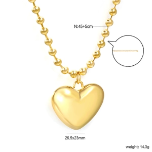 Detail of 3D heart pendant necklace with dimensions 26.5x23mm and 45+5cm ball chain