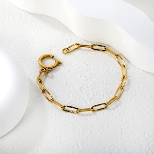 Elegant 18k gold plated paperclip chain bracelet with textured links and spring clasp