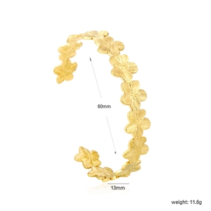 Goldenes Edelstahl-Blütenarmband mit 60mm Durchmesser und 13mm floralen Ornamenten