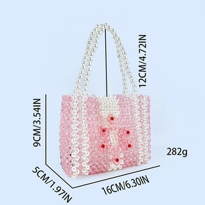 Dimensions détaillées du sac à main fait main en perles roses et blanches avec poids inclus