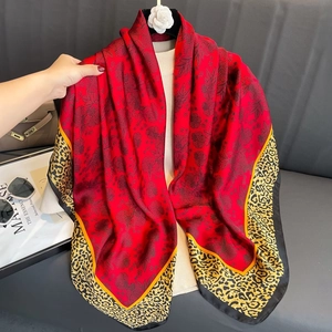 Carré de Soie Satiné Imprimé Léopard Floral Femme Vintage Élégant Protection Solaire Grand Châle Bandana de Mode