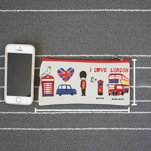 Detailed size comparison of the London-themed canvas pencil case measuring 20cm by 9cm