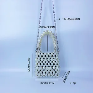 Tableau des tailles détaillé pour mini sac en perles fait main avec chaîne argentée