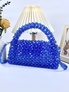 Elegante bolso azul de cuentas tejidas con cadena desmontable y diseño de estilo francés