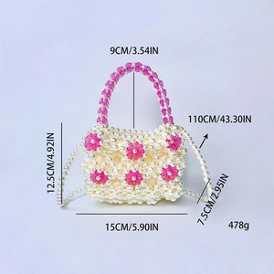 Detail of beaded bag with pink acrylic flowers and precise dimensions in centimeters