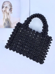 Sac à main fait main en perles noires avec poignées anneaux pour soirées et mode