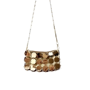 Elegante borsa a tracolla con paillettes dorate e catena sottile da sera