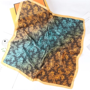 Foulard Quadrato in Raso Vintage da Donna con Stampa Paisley e Serpente Sfumato Bandana per Capelli Protezione Solare Effetto Seta