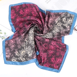 Sciarpa quadrata in seta vintage 70cm con bordo blu e motivo a pizzo floreale chic