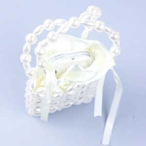 Sac à main élégant en perles blanches avec doublure en satin et doubles poignées rondes