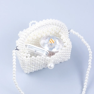 Mini borsa a tracolla in perle fatta a mano con elegante catena di perle per donna