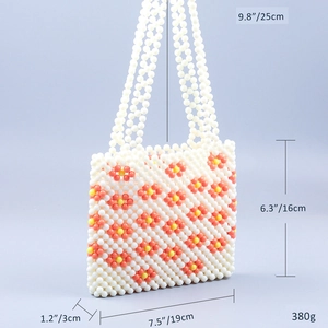 Handmade beaded handbag with floral pattern and dimensions 19x16x3cm in white beads