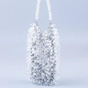 Bolso de noche artesanal de cuentas acrílicas con gotas y asa redonda superior