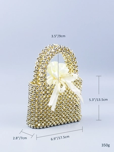 Maße und Gewicht der goldenen Perlen-Abendtasche mit Satin-Innenbeutel im Detail