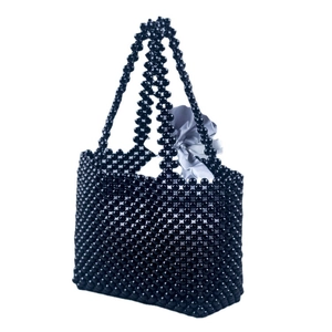 Sac à main perlé noir fait main pour femmes avec doublure en satin élégante et anses perlées