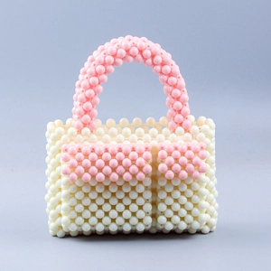 Handgefertigte rosa-weiße Perlen-Handtasche mit Mini-Quadratstruktur und gebogenem Griff