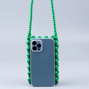 Sacoche de téléphone artisanale en perles vertes avec bandoulière en acrylique