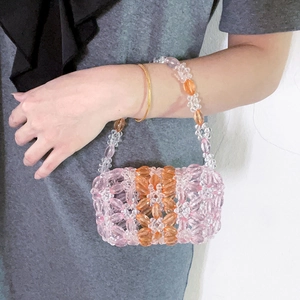 Sac à main fait main en perles acryliques avec motifs floraux roses et orange et anse