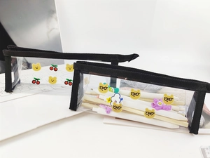 Trousse mignonne en PVC transparent avec motifs d'ours et fermeture éclair noire