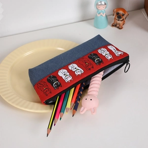 Astuccio in denim stile giapponese con motivi di gatti Maneki Neko e chiusura a cerniera