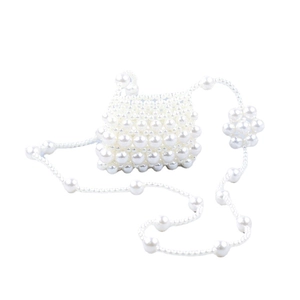 Mini sac à main fait main en perles blanches avec bandoulière et pendentif fleur