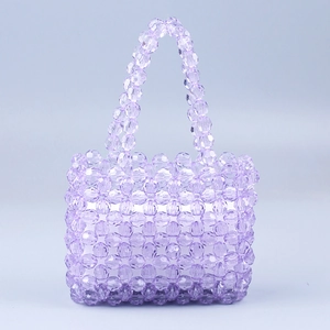 Sac à main violet lavande avec perles en acrylique transparentes et poignée tissée main