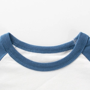Raglan T-shirt voor kinderen van katoen met een blauwe ronde hals en wit lichaam