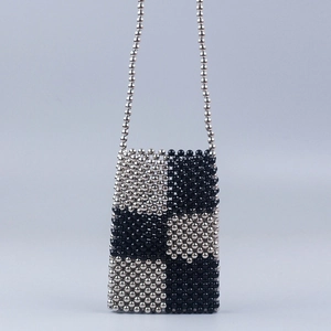 Handmade Woven Acrylic Bead Cell Phone Crossbody Bag Checkerboard Contrast Color Shoulder Bag For Women Fashionable